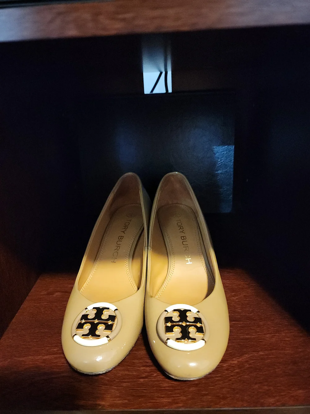 Tory Burch Beige Patent Leather Block Heel Pumps with Gold Emblem